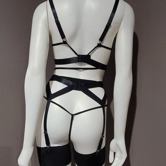 Harness Garter Lingerie Set - Picture 6 of 10